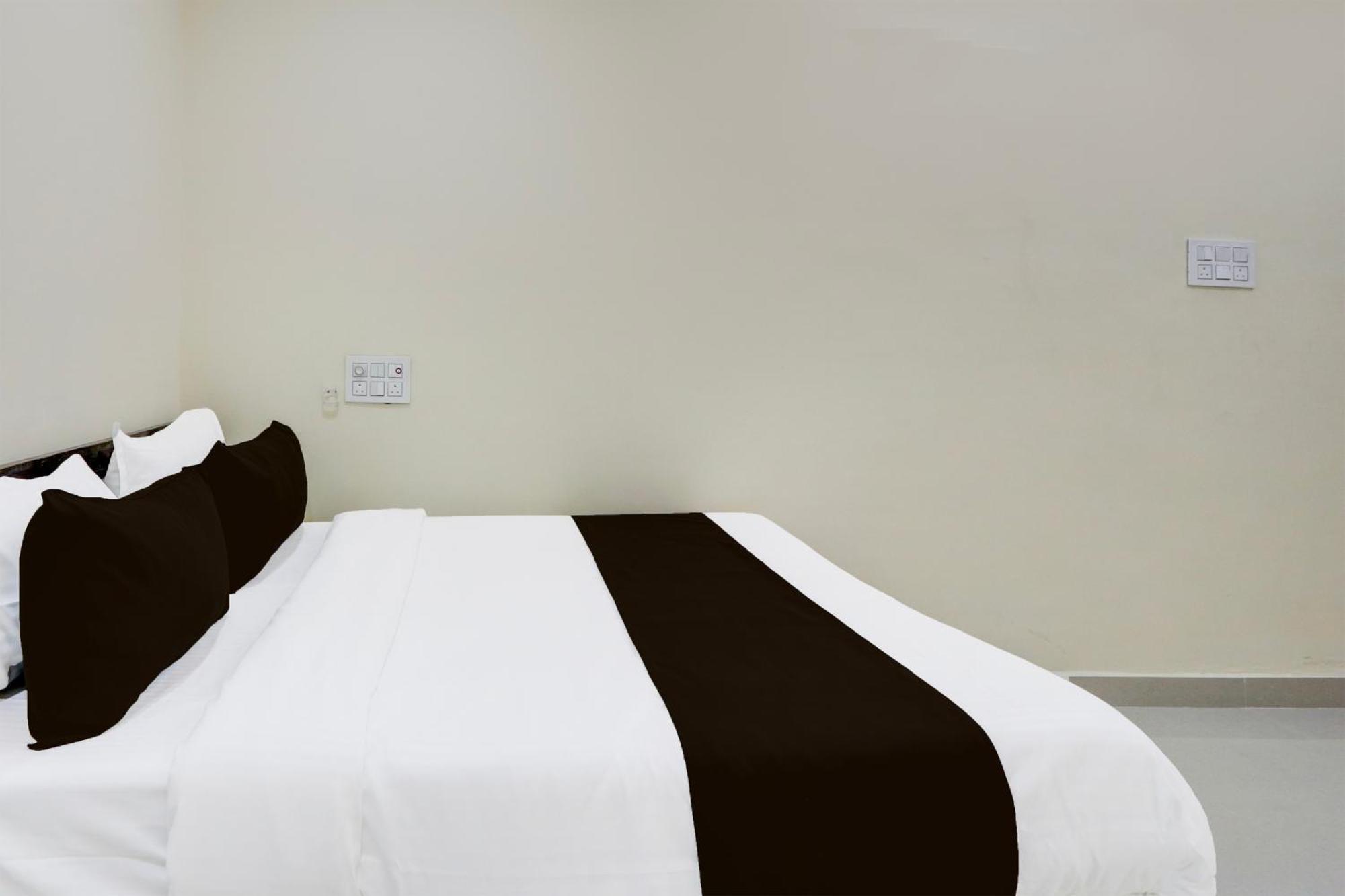 Hotel O Gk Grand Bibinagar Bagian luar foto